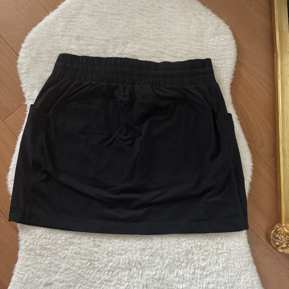 Black Athleta Excursion skort, size small - image 3